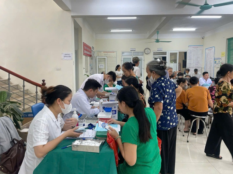 TRẠM Y TẾ XÃ DƯƠNG HÒA TỔ CHỨC HOẠT ĐỘNG SÀNG LỌC, ĐÁNH GIÁ NGUY CƠ, PHÁT HIỆN, CHẨN ĐOÁN ĐÁI THÁO ĐƯỜNG, TĂNG HUYẾT ÁP VÀ KHÁM MẮT CHO NGƯỜI DÂN TRÊN ĐỊA BÀN XÃ DƯƠNG HÒA NĂM 2026
- Ảnh 4.