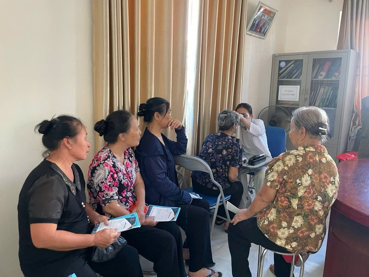 Trạm Y tế xã Dương Hoà “Đón tiếp niềm nở - Chăm sóc tận tình - Dặn dò chu đáo”- Ảnh 5.