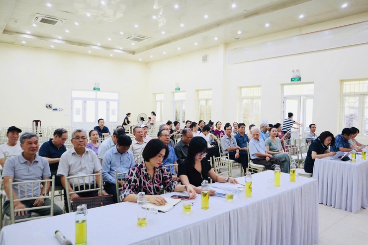 Chủ tịch UBND phường Nguyễn Thanh Bình tiếp xúc cử tri trước kỳ họp thứ hai HĐND phường khóa II, nhiệm kỳ 2026 -2031- Ảnh 1.