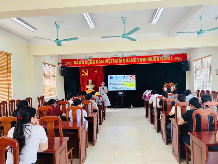 TRẠM Y TẾ XÃ DƯƠNG HOÀ TỔ CHỨC TẬP HUẤN PHÒNG, CHỐNG TÁC HẠI CỦA THUỐC LÁ- Ảnh 4.