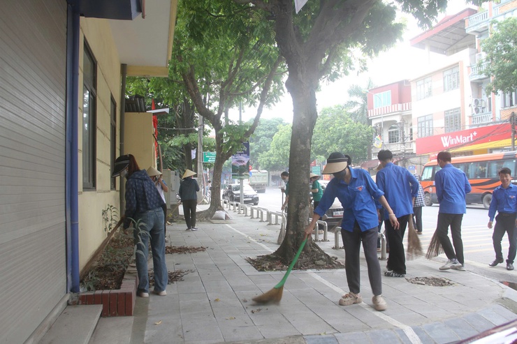 Xã Mỹ Đức phát động ra quân hưởng ứng phong trào “ Toàn dân bảo vệ môi trường vì Thủ đô xanh - sạch - đẹp”- Ảnh 5.