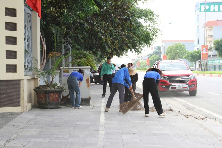 Xã Mỹ Đức phát động ra quân hưởng ứng phong trào “ Toàn dân bảo vệ môi trường vì Thủ đô xanh - sạch - đẹp”- Ảnh 8.
