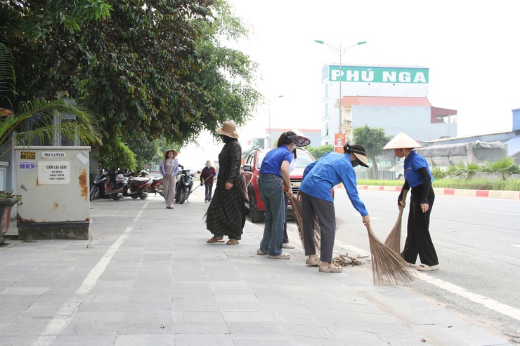 Xã Mỹ Đức phát động ra quân hưởng ứng phong trào “ Toàn dân bảo vệ môi trường vì Thủ đô xanh - sạch - đẹp”- Ảnh 9.