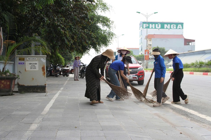 Xã Mỹ Đức phát động ra quân hưởng ứng phong trào “ Toàn dân bảo vệ môi trường vì Thủ đô xanh - sạch - đẹp”- Ảnh 11.
