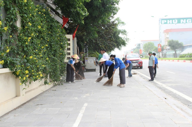Xã Mỹ Đức phát động ra quân hưởng ứng phong trào “ Toàn dân bảo vệ môi trường vì Thủ đô xanh - sạch - đẹp”- Ảnh 12.