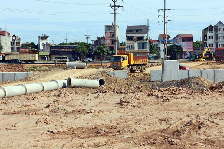 Đồng chí Chủ tịch UBND xã Xuân Mai Nguyễn Anh Đức kiểm tra tiến độ thực hiện Dự án tái định cư Đồng Chằm- Ảnh 5.