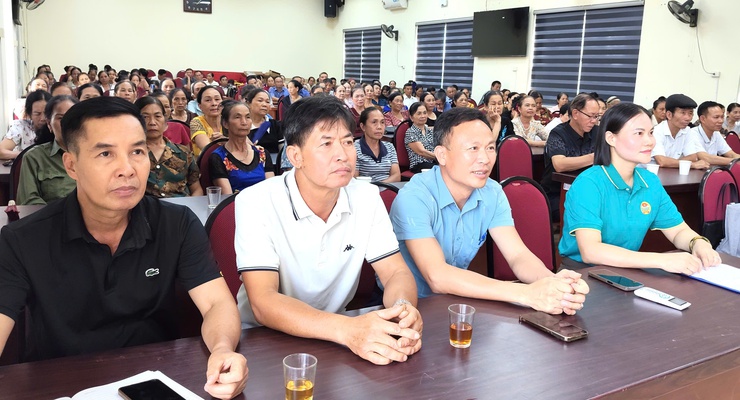 Hội Nông dân xã Đoài Phương tuyên truyền tập trung tích tụ đất nông nghiệp- Ảnh 1.