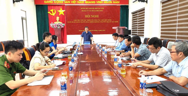 Xã Đoài Phương làm việc với 15 thôn về sắp xếp thôn và bố trí người hoạt động không chuyên trách- Ảnh 1.