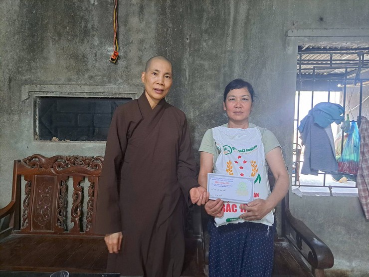 HỘI LIÊN HIỆP PHỤ NỮ XÃ HƯNG ĐẠO TỔ CHỨC CHƯƠNG TRÌNH TRAO TẶNG “MẸ ĐỠ ĐẦU” CHO TRẺ EM MỒ CÔI CÓ HOÀN CẢNH ĐẶC BIỆT KHÓ KHĂN- Ảnh 2.