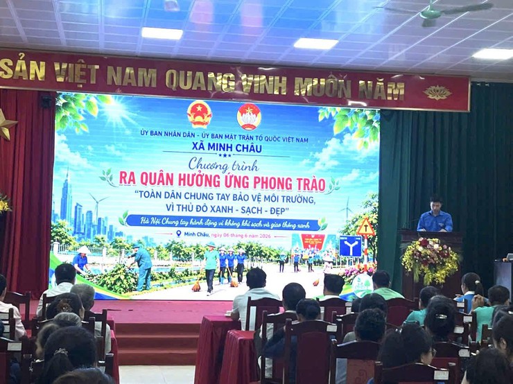 Xã Minh Châu ra quân hưởng ứng phong trào "Toàn dân chung tay bảo vệ môi trường – vì Thủ đô xanh - sạch – đẹp".- Ảnh 1.