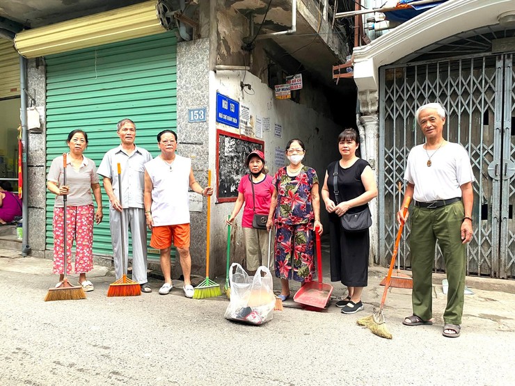 PHƯỜNG VĂN MIẾU - QUỐC TỬ GIÁM: ĐỒNG LOẠT RA QUÂN XÂY DỰNG MÔI TRƯỜNG XANH - SẠCH - ĐẸP- Ảnh 4.