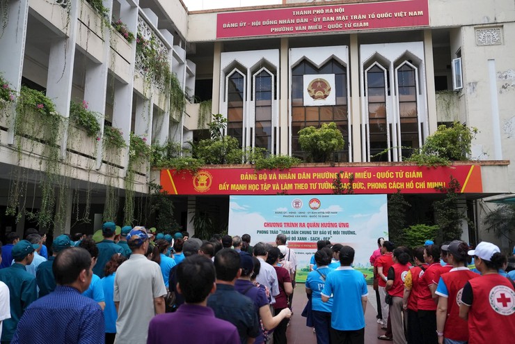 PHƯỜNG VĂN MIẾU - QUỐC TỬ GIÁM: ĐỒNG LOẠT RA QUÂN XÂY DỰNG MÔI TRƯỜNG XANH - SẠCH - ĐẸP- Ảnh 3.