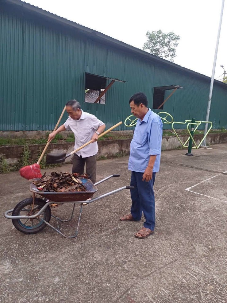 Quảng Oai phát động phong trào thi đua “Toàn dân chung tay bảo vệ môi trường, vì một Thủ đô xanh - sạch - đẹp”- Ảnh 16.