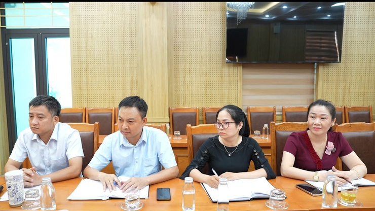 Đồng chí Cao Văn Tâm - Ủy viên BTV Đảng ủy, Phó Chủ tịch Thường trực UBND xã chủ trì họp tháo gỡ khó khăn, vướng mắc trong công tác cấp giấy chứng nhận quyền sử dụng đất trên địa bàn xã Sơn Đồng- Ảnh 3.