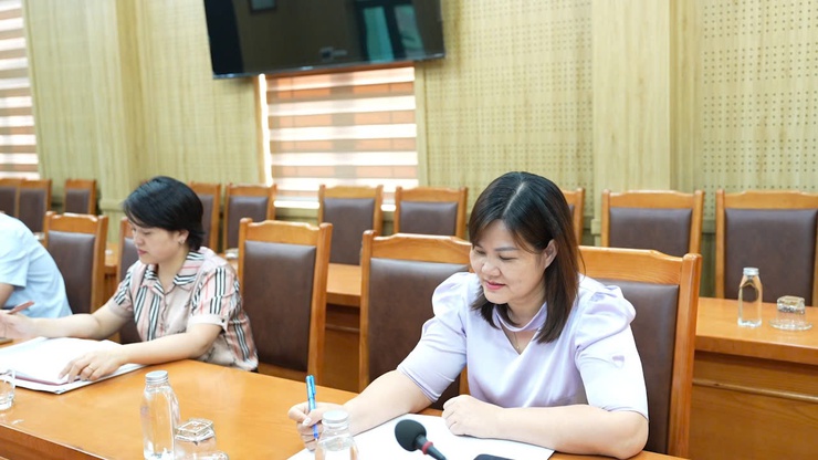 Đồng chí Cao Văn Tâm - Ủy viên BTV Đảng ủy, Phó Chủ tịch Thường trực UBND xã chủ trì họp tháo gỡ khó khăn, vướng mắc trong công tác cấp giấy chứng nhận quyền sử dụng đất trên địa bàn xã Sơn Đồng- Ảnh 2.