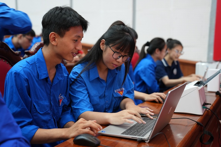 Tuổi trẻ hành chính công đồng hành cùng chuyển đổi số cộng đồng- Ảnh 4.