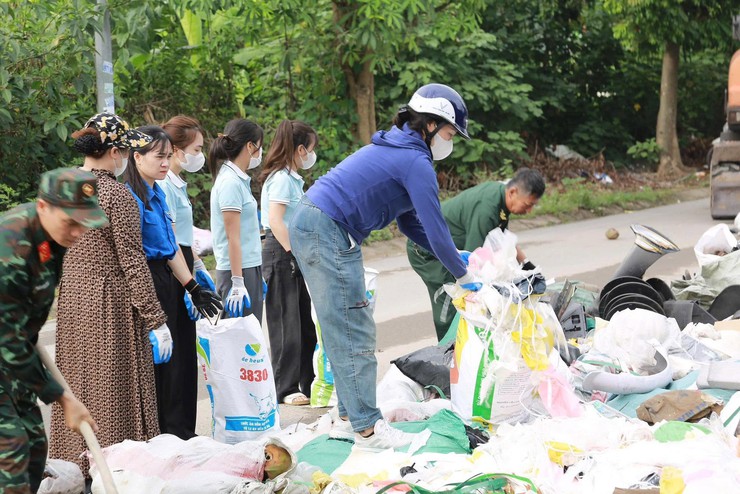 PHƯỜNG DƯƠNG NỘI PHÁT ĐỘNG PHONG TRÀO THI ĐUA HƯỞNG ỨNG NGÀY MÔI TRƯỜNG THẾ GIỚI- Ảnh 6.