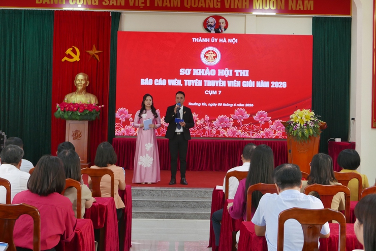 Đồng chí Đinh Thị Hằng đạt Giải Nhì tại vòng sơ khảo Hội thi báo cáo viên, tuyên truyền viên giỏi thành phố Hà Nội năm 2026 – Cụm thi số 7- Ảnh 1.