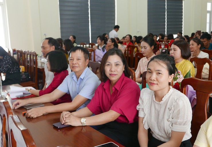 Đồng chí Đinh Thị Hằng đạt Giải Nhì tại vòng sơ khảo Hội thi báo cáo viên, tuyên truyền viên giỏi thành phố Hà Nội năm 2026 – Cụm thi số 7- Ảnh 3.