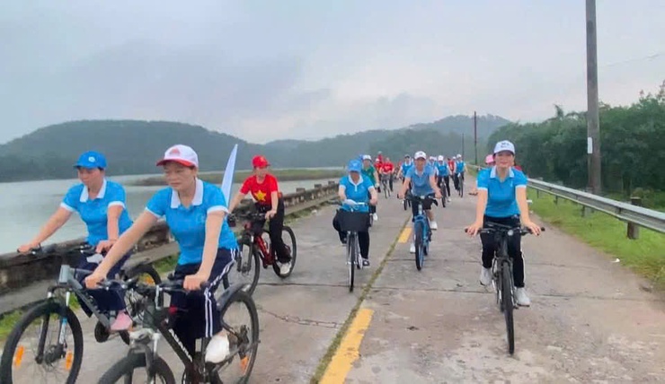 PHỤ NỮ SÓC SƠN CHUNG TAY HÀNH ĐỘNG VÌ KHÔNG KHÍ SẠCH VÀ GIAO THÔNG XANH- Ảnh 4.