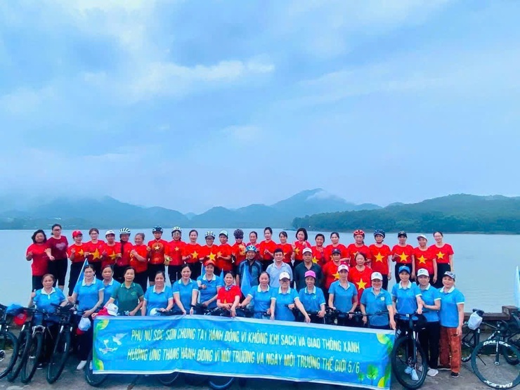 PHỤ NỮ SÓC SƠN CHUNG TAY HÀNH ĐỘNG VÌ KHÔNG KHÍ SẠCH VÀ GIAO THÔNG XANH- Ảnh 1.