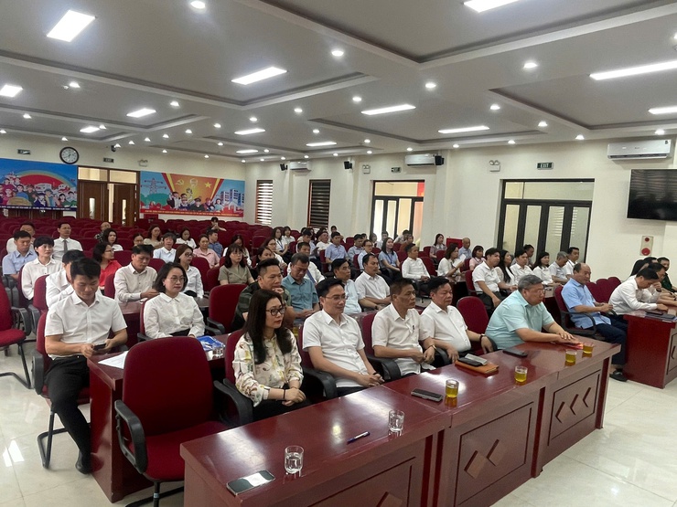 Cán bộ mới, nhiệm vụ mới: Định Công vững bước trong hành trình đổi mới- Ảnh 2.