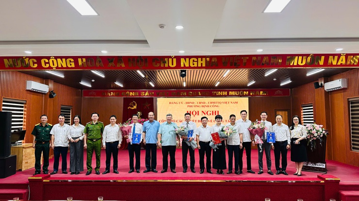Cán bộ mới, nhiệm vụ mới: Định Công vững bước trong hành trình đổi mới- Ảnh 6.