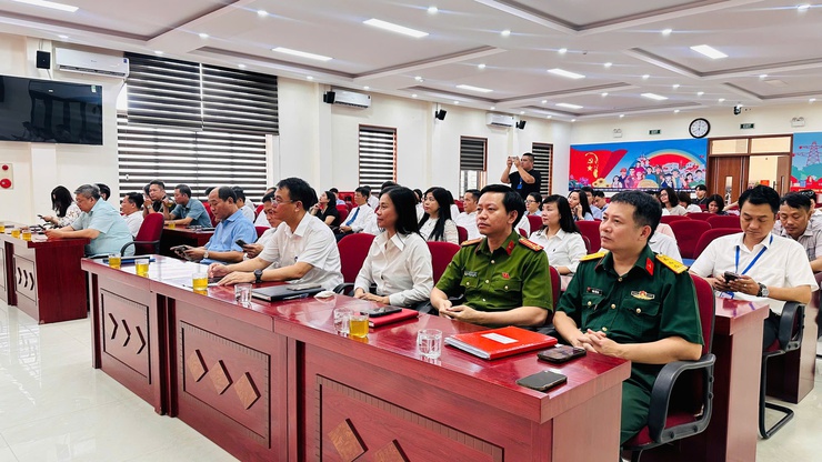 Cán bộ mới, nhiệm vụ mới: Định Công vững bước trong hành trình đổi mới- Ảnh 3.