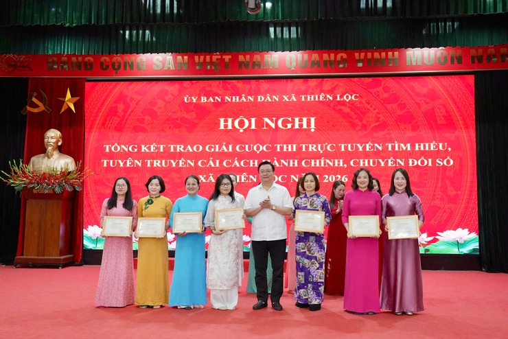 UBND xã Thiên Lộc tổng kết, trao giải cuộc thi trực tuyến tìm hiểu, tuyên truyền cải cách hành chính, chuyển đổi số năm 2026- Ảnh 14.