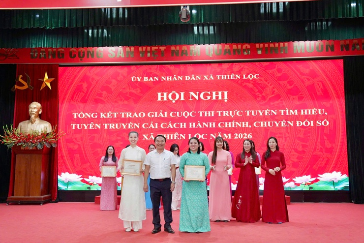 UBND xã Thiên Lộc tổng kết, trao giải cuộc thi trực tuyến tìm hiểu, tuyên truyền cải cách hành chính, chuyển đổi số năm 2026- Ảnh 13.