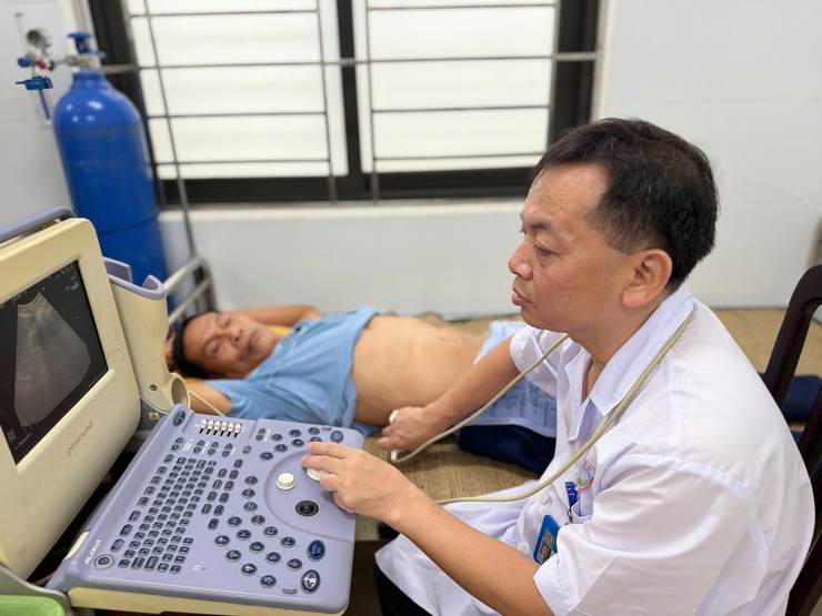 Lan tỏa niềm vui từ ngày đầu khám sức khỏe miễn phí cho người cao tuổi, người yếu thế và phụ nữ- Ảnh 9.