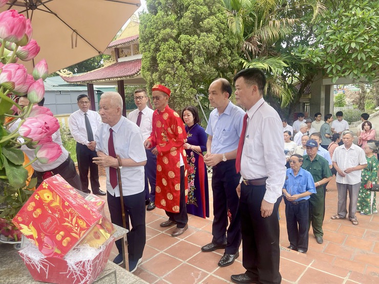 LỄ TRUY TẶNG DANH HIỆU VINH DỰ NHÀ NƯỚC “BÀ MẸ VIỆT NAM ANH HÙNG” ĐỐI VỚI MẸ LÊ THỊ HỢP- Ảnh 8.