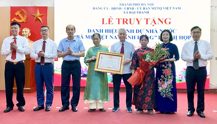 LỄ TRUY TẶNG DANH HIỆU VINH DỰ NHÀ NƯỚC “BÀ MẸ VIỆT NAM ANH HÙNG” ĐỐI VỚI MẸ LÊ THỊ HỢP- Ảnh 6.