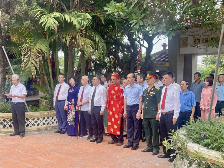 LỄ TRUY TẶNG DANH HIỆU VINH DỰ NHÀ NƯỚC “BÀ MẸ VIỆT NAM ANH HÙNG” ĐỐI VỚI MẸ LÊ THỊ HỢP- Ảnh 7.