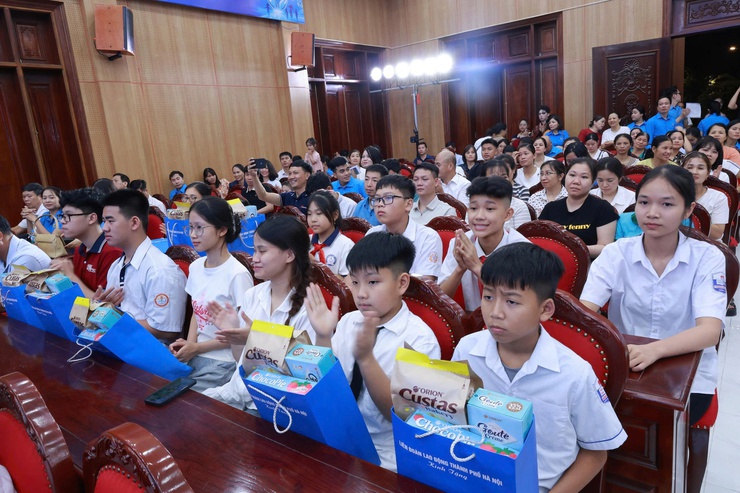 LĐLĐ thành phố Hà Nội phát động Tháng hành động vì trẻ em năm 2026 tại phường Chương Mỹ- Ảnh 1.