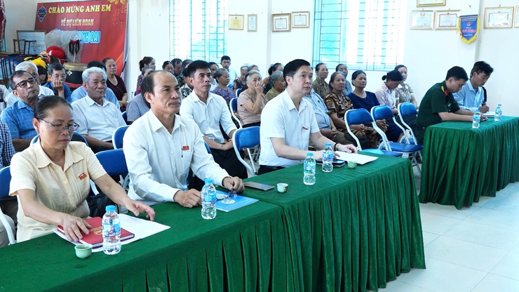 Dân Hòa: Tổ đại biểu số 1 tiếp xúc cử tri thôn Trường Xuân trước kỳ họp thứ ba HĐND xã khóa XXIV
- Ảnh 1.