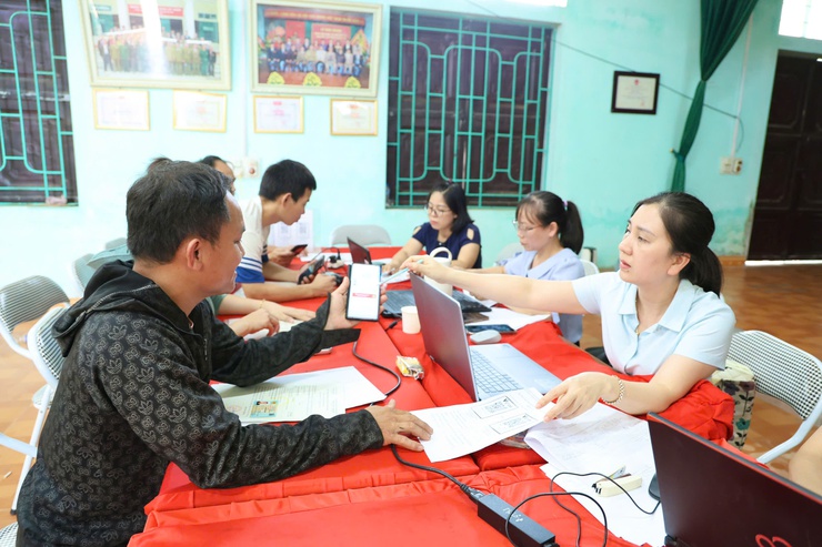BHXH cơ sở Quốc Oai hướng dẫn hộ kinh doanh, doanh nghiệp tham gia BHXH, BHYT tại xã Phú Nghĩa- Ảnh 2.