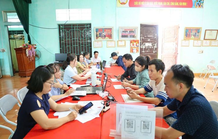BHXH cơ sở Quốc Oai hướng dẫn hộ kinh doanh, doanh nghiệp tham gia BHXH, BHYT tại xã Phú Nghĩa- Ảnh 1.