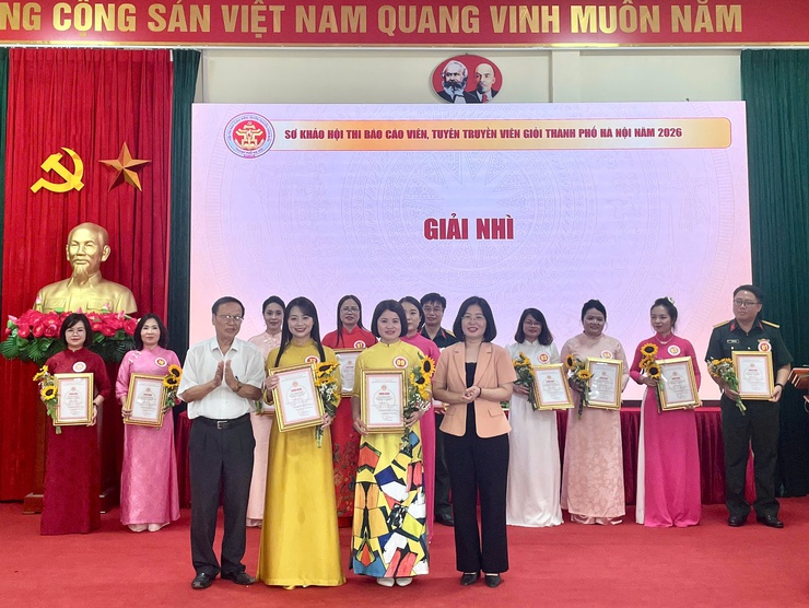 Đồng chí Đinh Thị Hằng đạt Giải Nhì tại vòng sơ khảo Hội thi báo cáo viên, tuyên truyền viên giỏi thành phố Hà Nội năm 2026 – Cụm thi số 7- Ảnh 7.