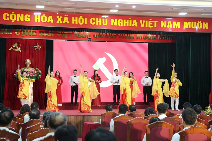XÃ VĨNH THANH SƠ KẾT 01 NĂM THỰC HIỆN MÔ HÌNH CHÍNH QUYỀN ĐỊA PHƯƠNG 02 CẤP, PHÁT ĐỘNG THI ĐUA GIAI ĐOẠN 2026 - 2030- Ảnh 16.