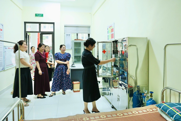 Ban Chỉ đạo Kỳ thi tốt nghiệp THPT xã Phú Nghĩa tiếp tục kiểm tra, rà soát công tác chuẩn bị tại Điểm thi Trường THCS Trung Hòa- Ảnh 3.