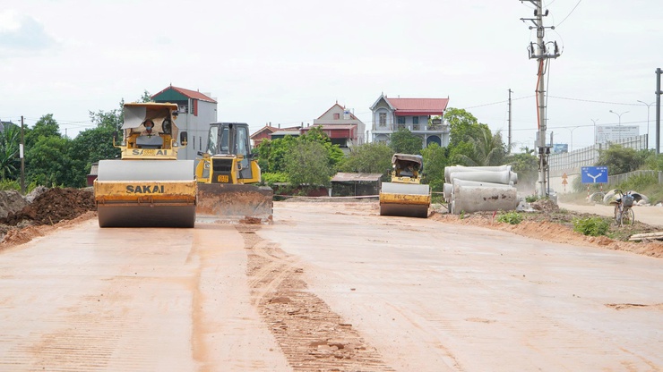 Đẩy nhanh tiến độ các công trình trọng điểm, tạo động lực phát triển địa phương- Ảnh 2.