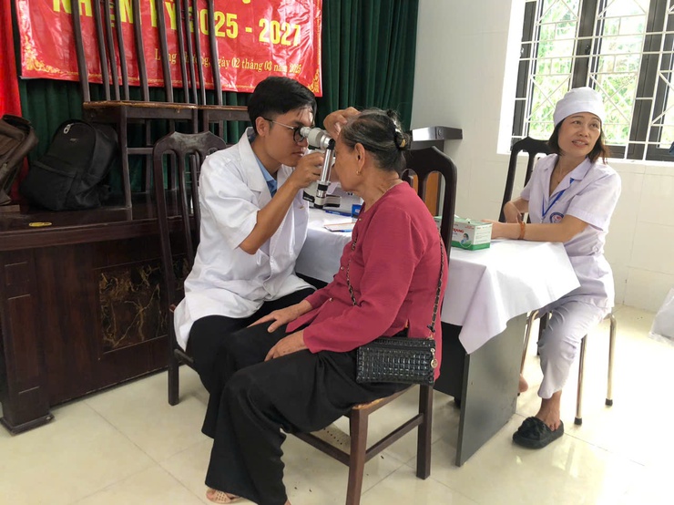 Trạm Y tế xã Phúc Thọ tổ chức khám sức khỏe toàn dân đợt I năm 2026- Ảnh 2.