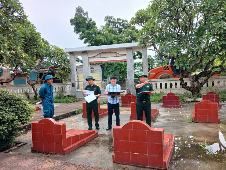 Xã Trần Phú tổ chức khảo sát thực địa tại 4 nghĩa trang liệt sĩ trên địa bàn thực hiện “Chiến dịch 500 ngày đêm đẩy mạnh tìm kiếm, quy tập và xác định danh tính hài cốt liệt sĩ”- Ảnh 1.
