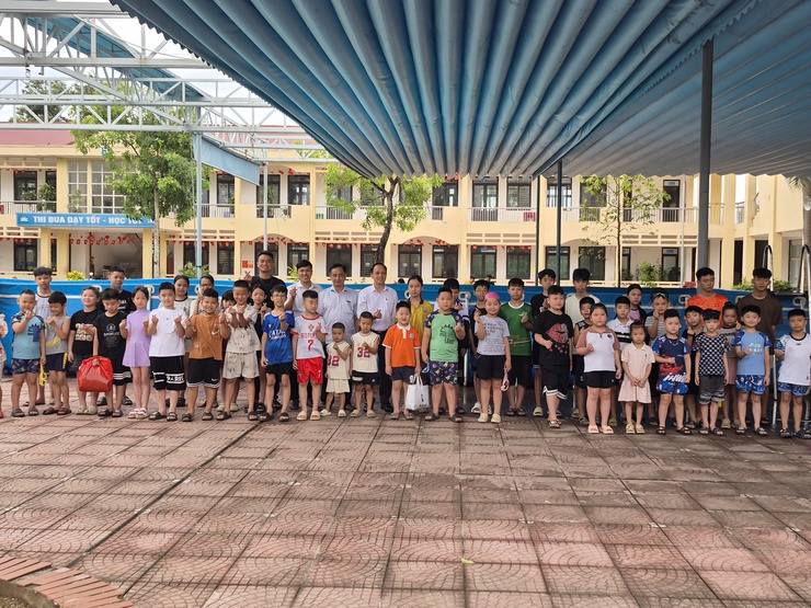 Xã Hương Sơn: Khai mạc lớp dạy bơi, phòng chống tai nạn đuối nước cho trẻ hè 2026- Ảnh 3.