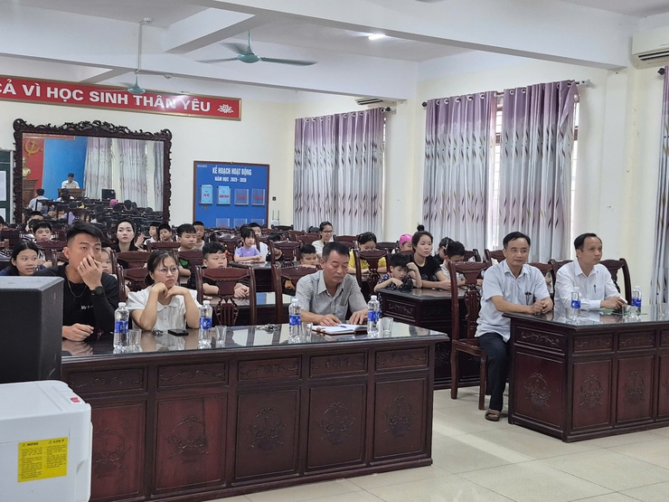 Xã Hương Sơn: Khai mạc lớp dạy bơi, phòng chống tai nạn đuối nước cho trẻ hè 2026- Ảnh 2.