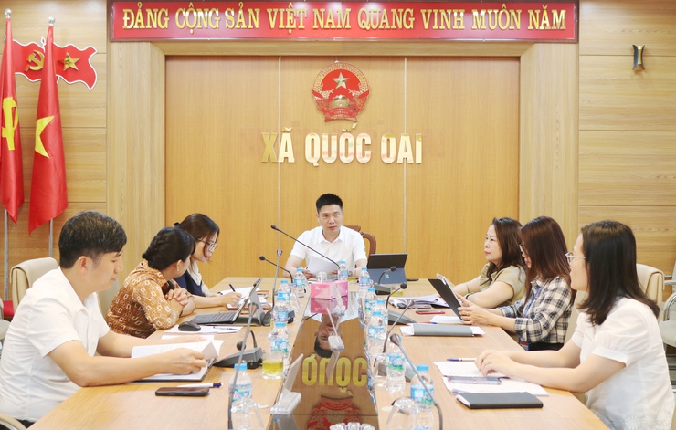 HỘI ĐỒNG THI ĐUA - KHEN THƯỞNG XÃ QUỐC OAI HỌP XÉT THI ĐUA, KHEN THƯỞNG TỔNG KẾT NĂM HỌC 2025-2026- Ảnh 2.