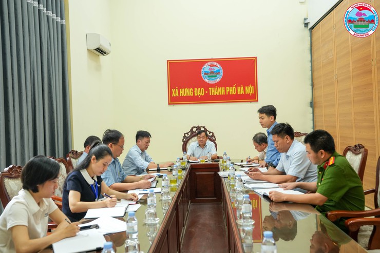 UBND XÃ HƯNG ĐẠO TỔ CHỨC HỘI NGHỊ TẬP THỂ UBND XÃ MỞ RỘNG TUẦN 24 NĂM 2026- Ảnh 1.