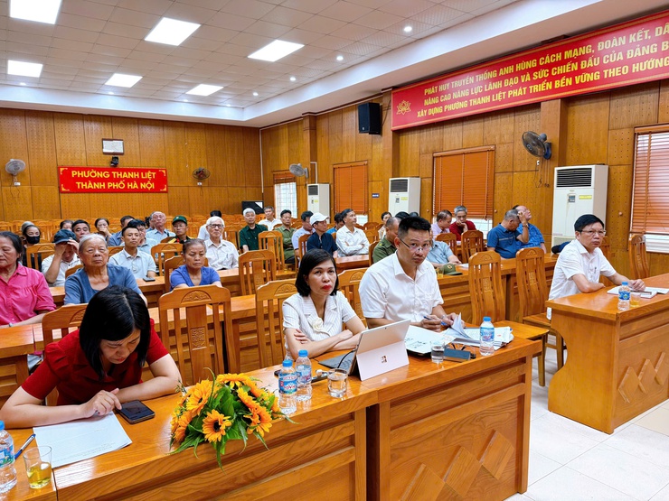 Tổ đại biểu HĐND phường số 6 tiếp xúc cử tri TDP Triều Khúc trước kỳ họp thứ 2 HĐND phường- Ảnh 1.