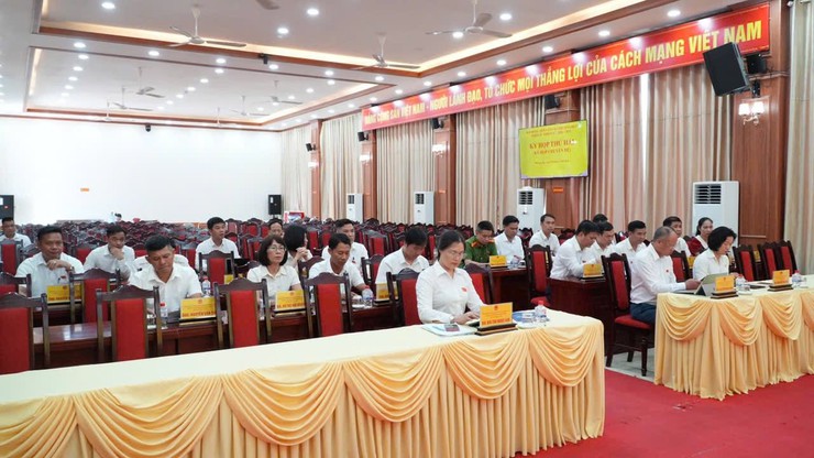 Kỳ họp chuyên đề HĐND xã Phượng Dực: Thống nhất cao nhiều quyết sách quan trọng- Ảnh 2.